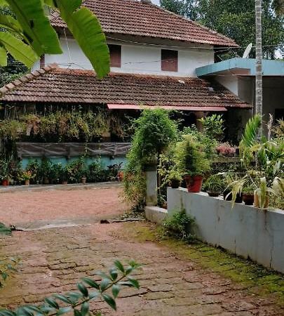 Kenoth Thaliyil Mana, Heritage Homestay Payyannur Exterior photo