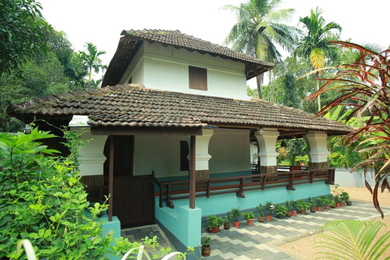 Kenoth Thaliyil Mana, Heritage Homestay Payyannur Exterior photo